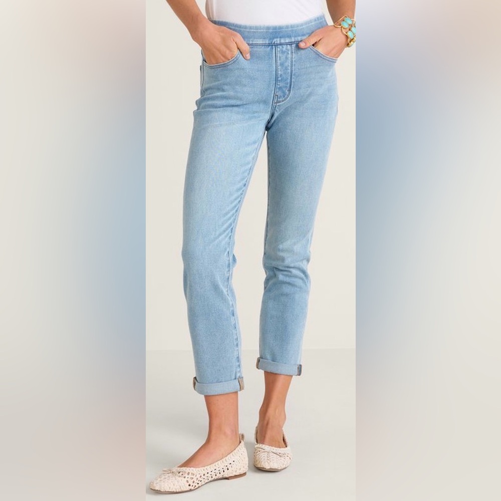 Soft Surroundings Ultimate Pull-On Denim Crops Clear Sky Wash Size M